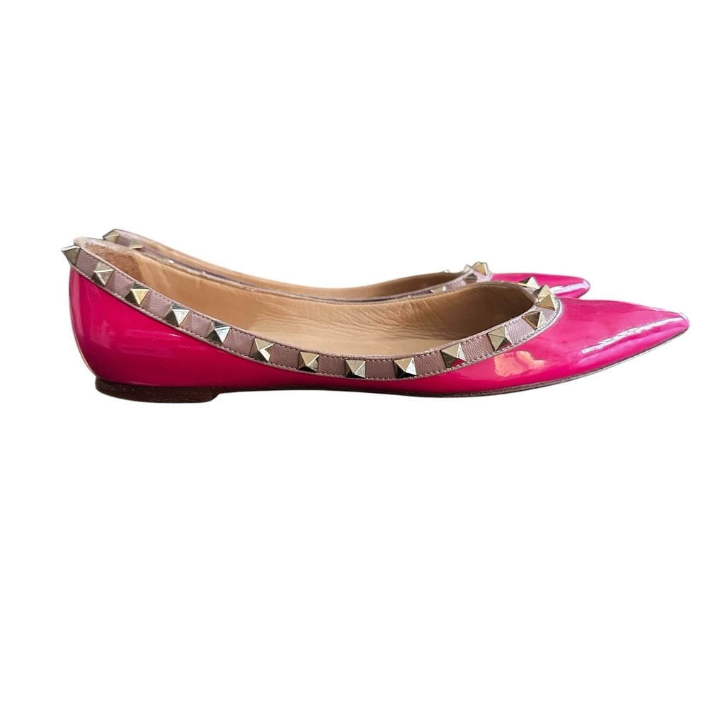 Valentino Pink and Gold Rockstud flat Patent Leather Pointed Toe Shoe size 8.5